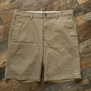 old navy 9 inch ultimate slim built-in flex khaki shorts